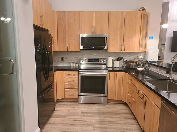 3rd image of 127 N Tryon St Unit 412