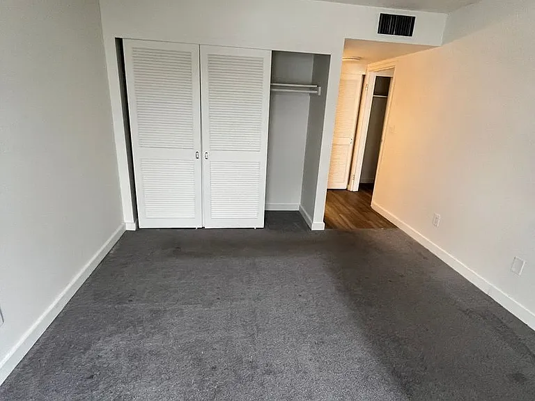 Sycamore Place Apartments — Photo 82