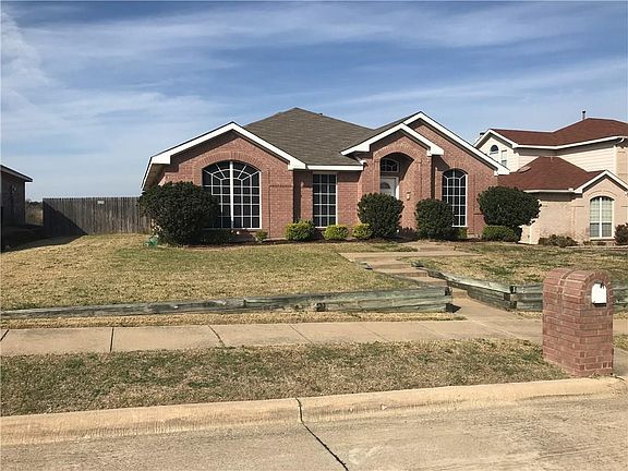 2nd image of 2405 Redfield Dr