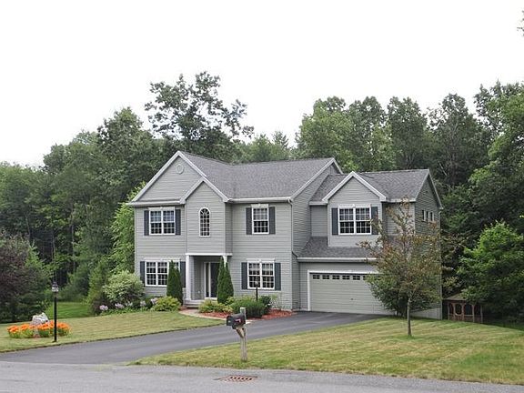 3rd image of 12 Quincy Ln
