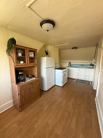 1122 E 5th Ave #5