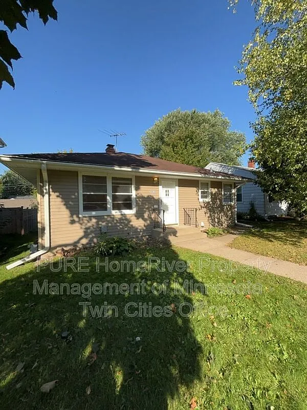 2 bed, 1.0 bath, 807 sqft, $1,825 — Photo 1