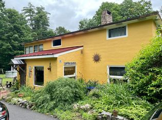 95 Rowell Rd E, Brentwood, NH 03833