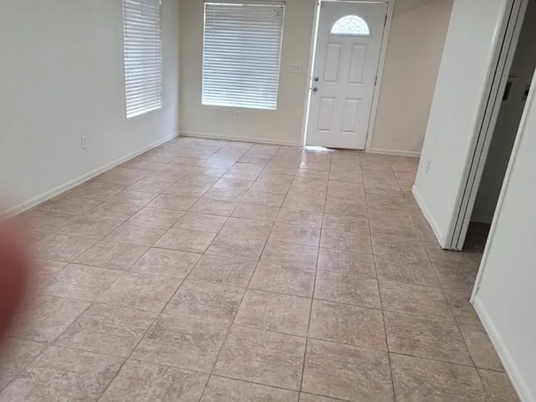 18429 Norwalk Blvd — Photo 2