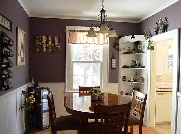 5th image of 230 E Laurel Ave