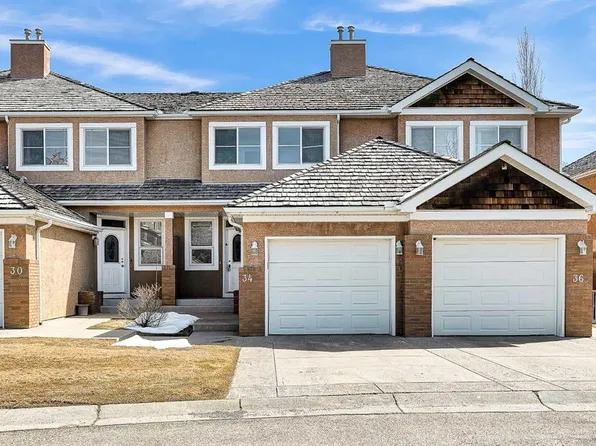 34 W Royal Mnr NW, Calgary, AB T3G 5T7