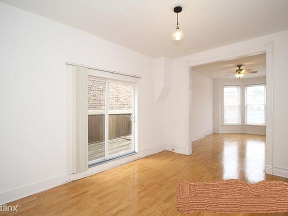 4th image of 1141 W Belmont Ave #2