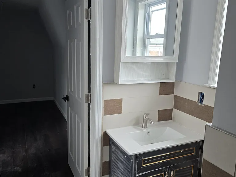 10 Fairmount Ave #2 — Photo 14