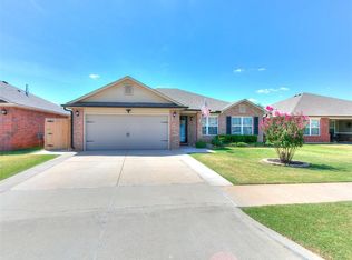 11516 SW 25th St, Yukon, OK 73099