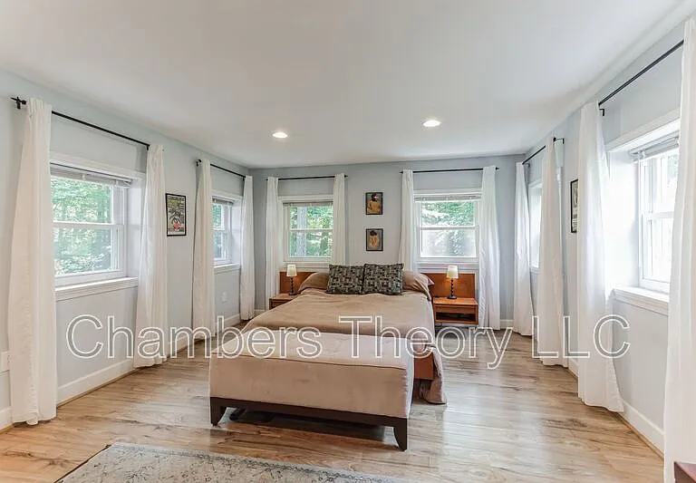 10211 Fox Ln — Photo 30