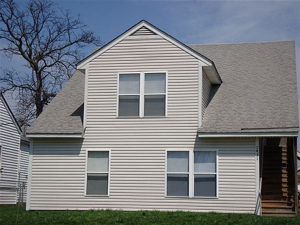 2431 St Xavier Exterior