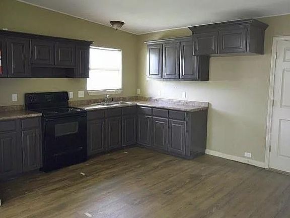 2nd image of 902 Virgil Dr