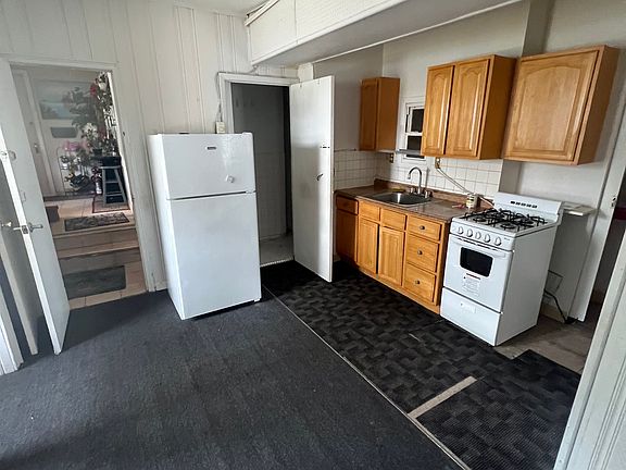 2nd image of 14102 70th Ave #1R