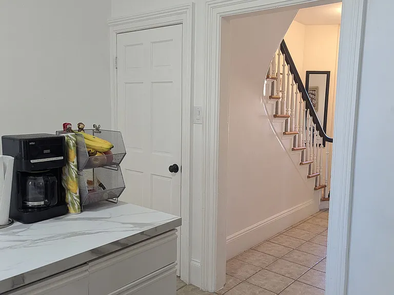 159 Wellington St — Photo 23