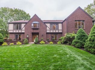 11 Smoke Rise Rd, Kinnelon, NJ 07405