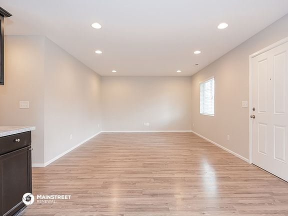 3rd image of 18827 105th Ave E