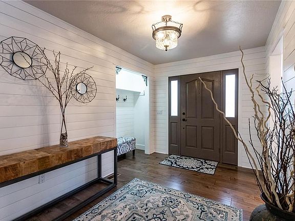 4th image of 2814 Gregory Dr S