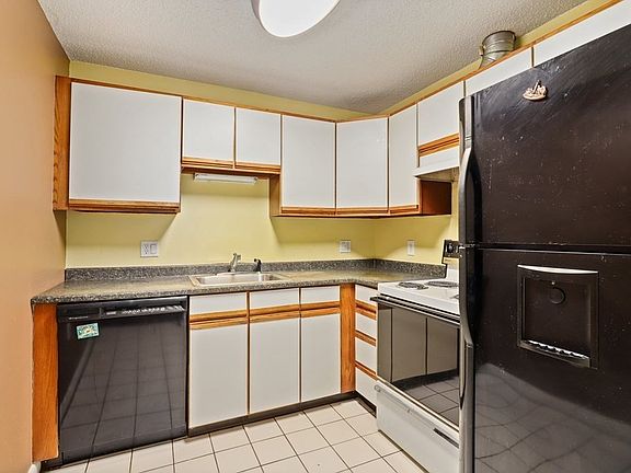 5th image of 292 Salem St APT 107