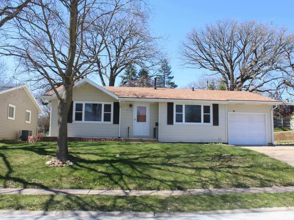 4246 Warren St, Davenport, IA 52806