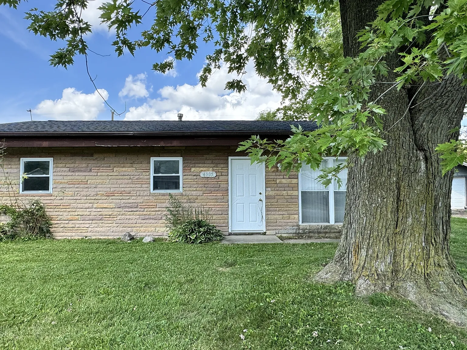 4905 Algonquin Trl photo 1