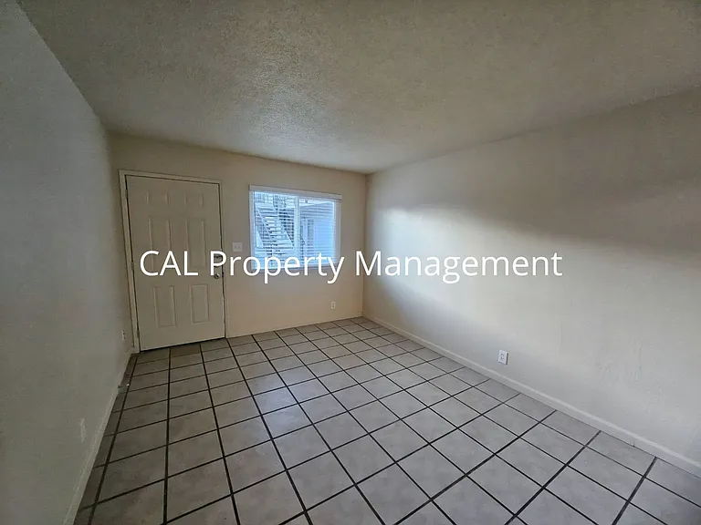 918 Illinois Ave — Photo 13
