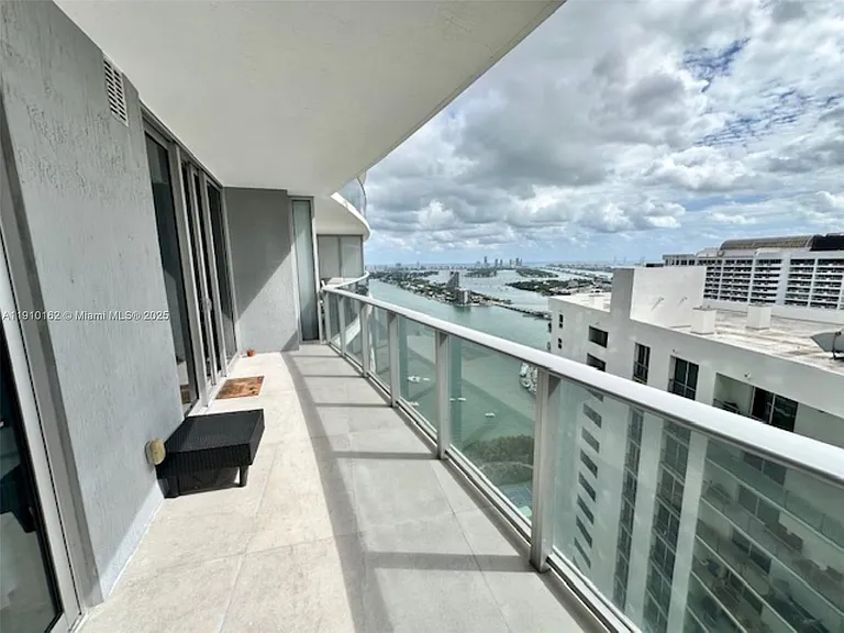 488 NE 18th St #3606 — Photo 7