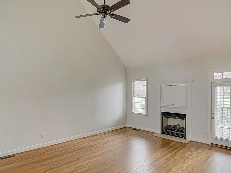 5708 Mabe Dr — Photo 6