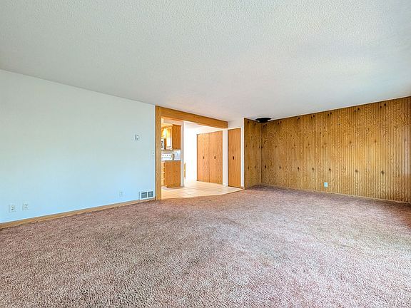 2nd image of 170 Ash St