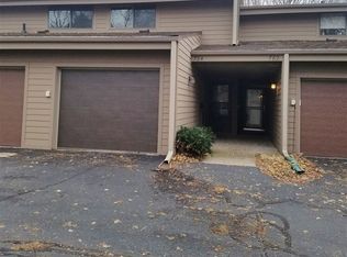 784 Stone Ridge Pl, Dubuque, IA 52001