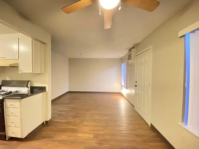 1222 S Hutchins St — Photo 10