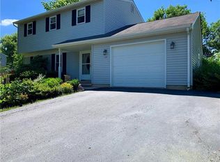 120 Woodview Dr, Quakertown, PA 18951