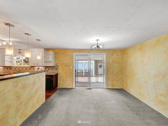 5th image of 10418 66th Ave E