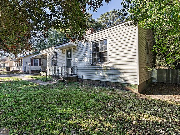 3rd image of 920 McArthur Blvd