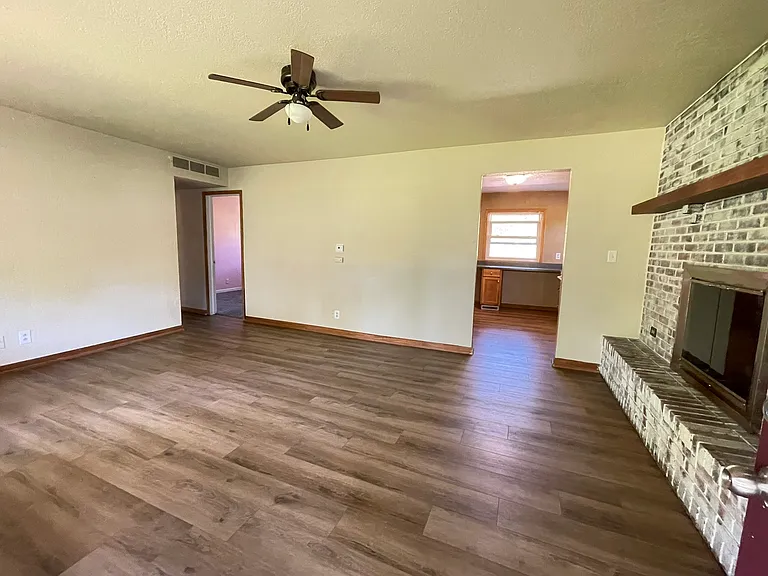 4488 Kenmar St — Photo 8