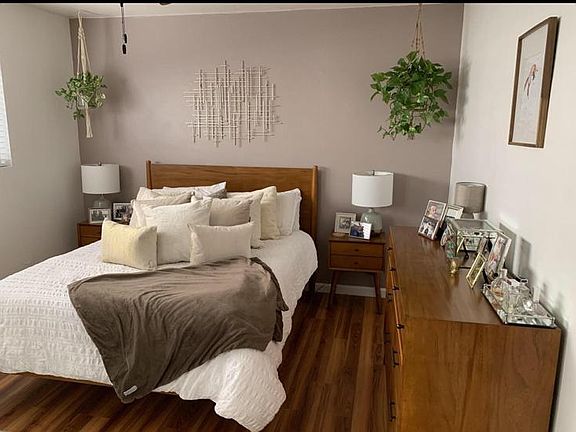 3rd image of 1464 Essex St APT 2
