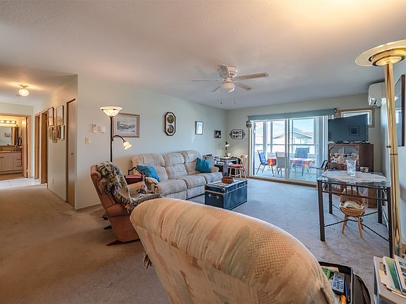 4th image of 195 Warren Ave W #406