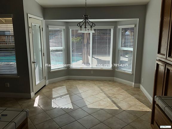 3rd image of 1357 Kingswood Dr