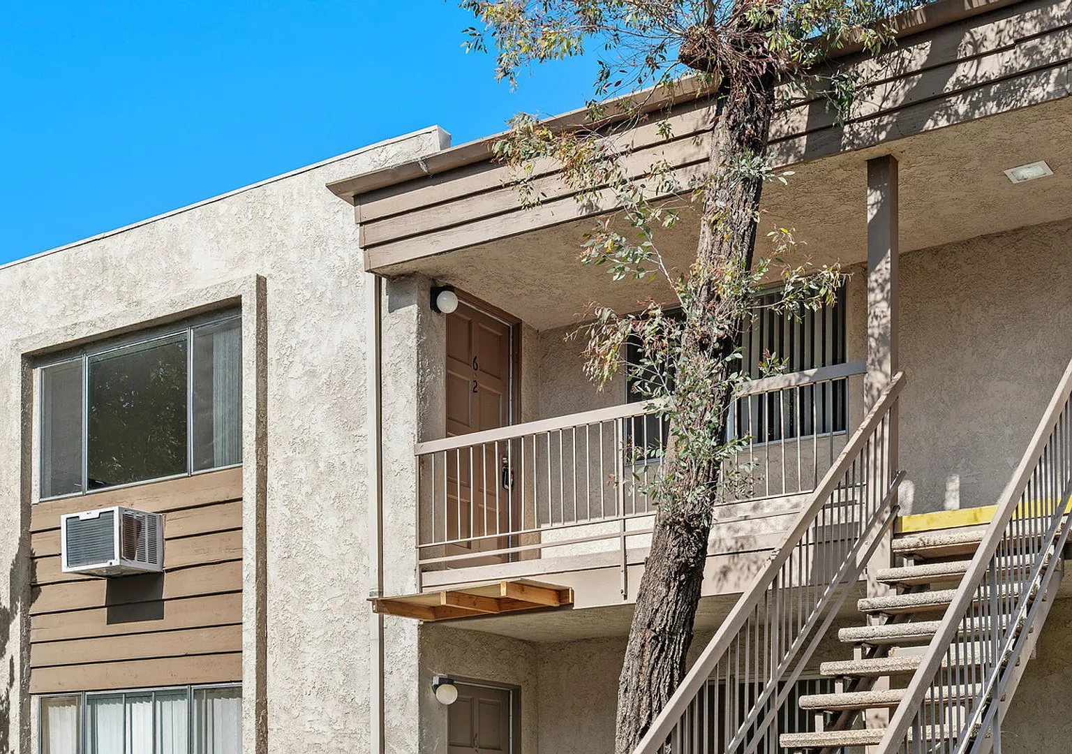 Sutter's Mill Apartments — Photo 4