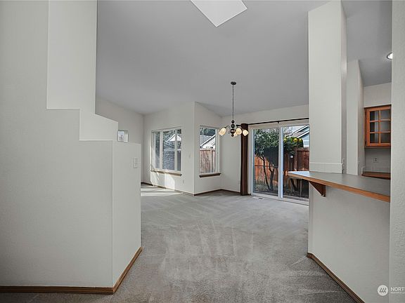 5th image of 8011 Bedford Lane SE