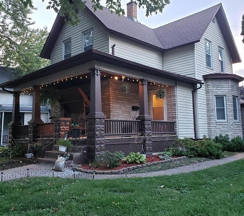 1st image of 2222 W 1st St