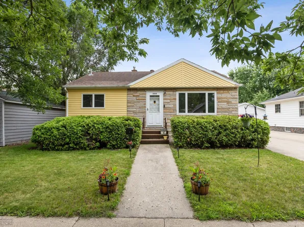 1610 2nd Ave S, Fargo, ND 58103