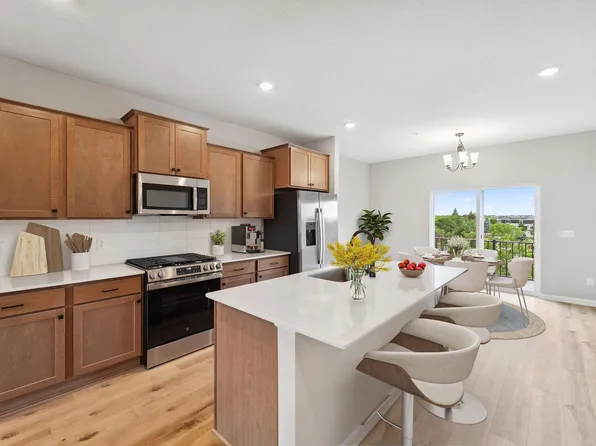 23240 Willow Dr, Rogers, MN 55374