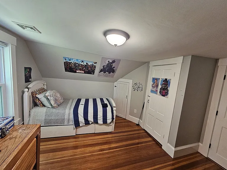 144 East St — Photo 34