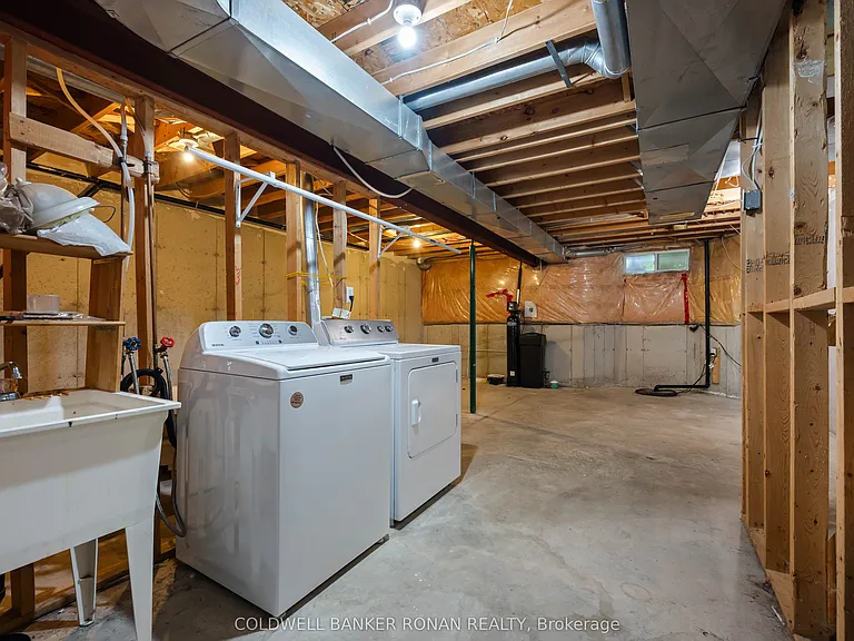 77 Montgomery Blvd — Photo 44