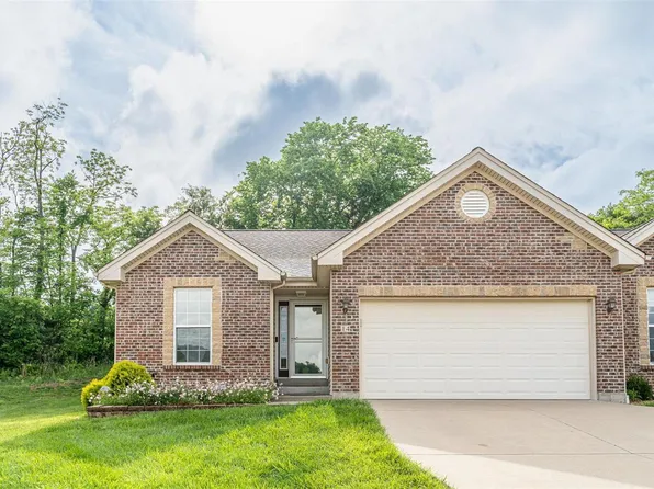 14 Club Ct, Union, MO 63084