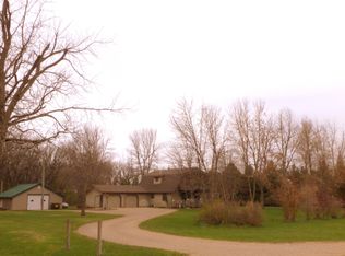 41677 440th Ave, Windom, MN 56101