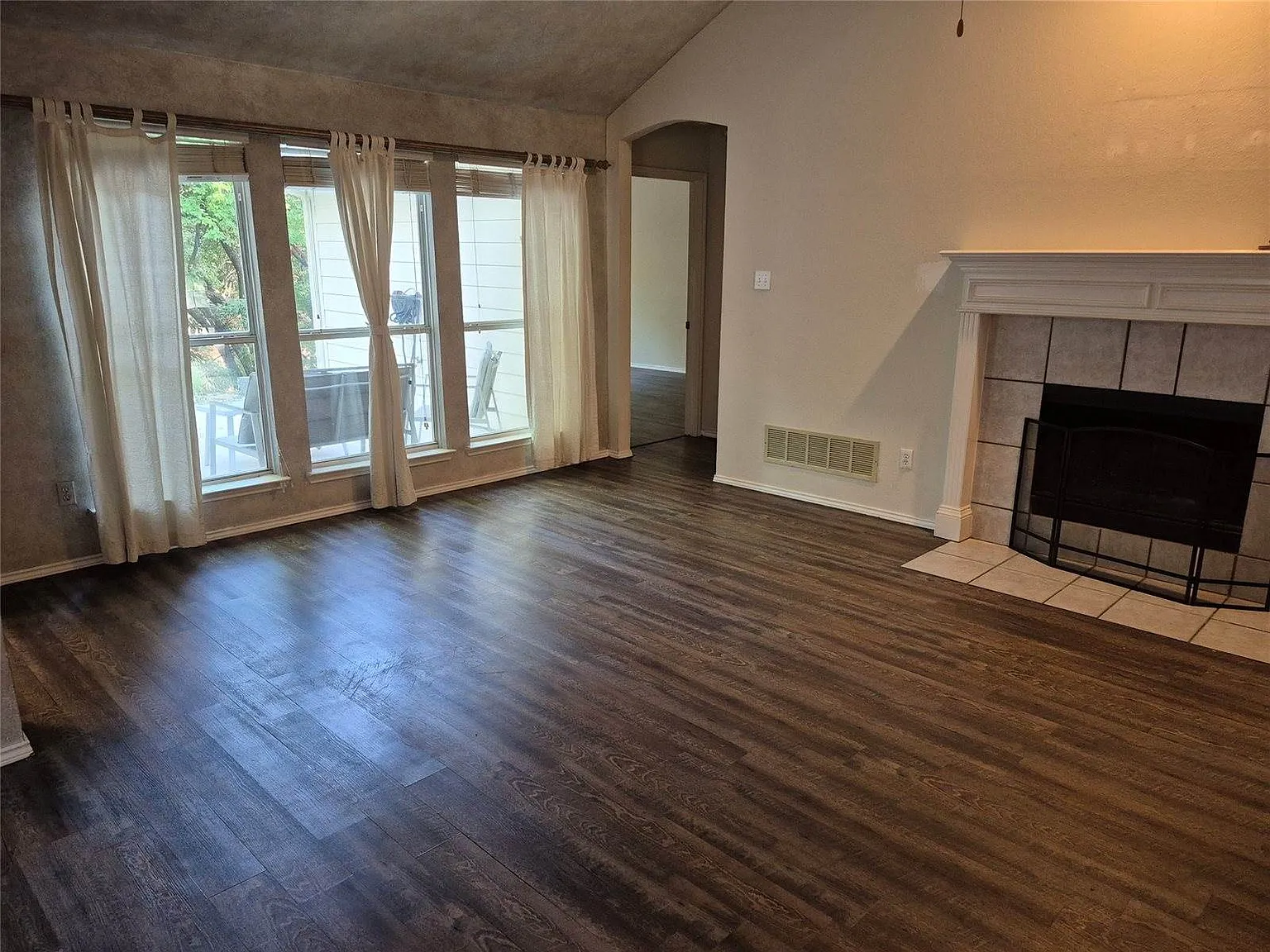 3 bed, 1746 sqft, $2,200 — Photo 4