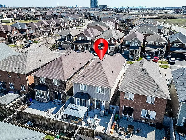 43 Arkwright Dr — Photo 34