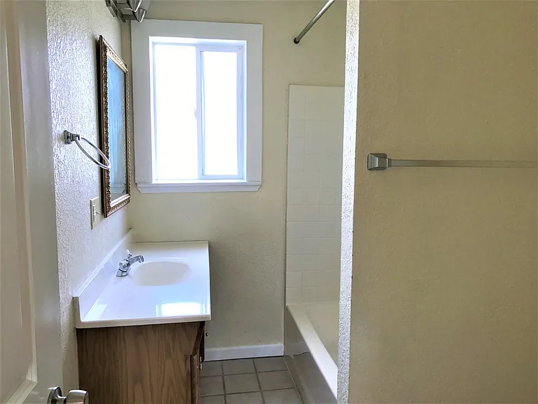 3316 Claremont Ave S — Photo 14