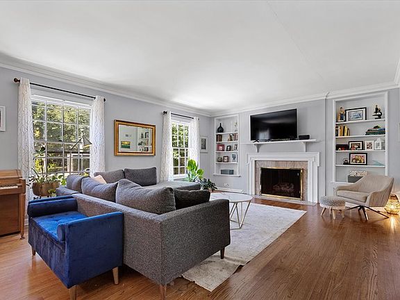 5th image of 9449 Lawndale Ave